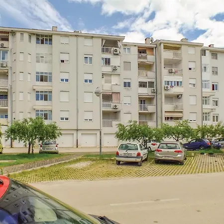 Two-bedroom In شقة